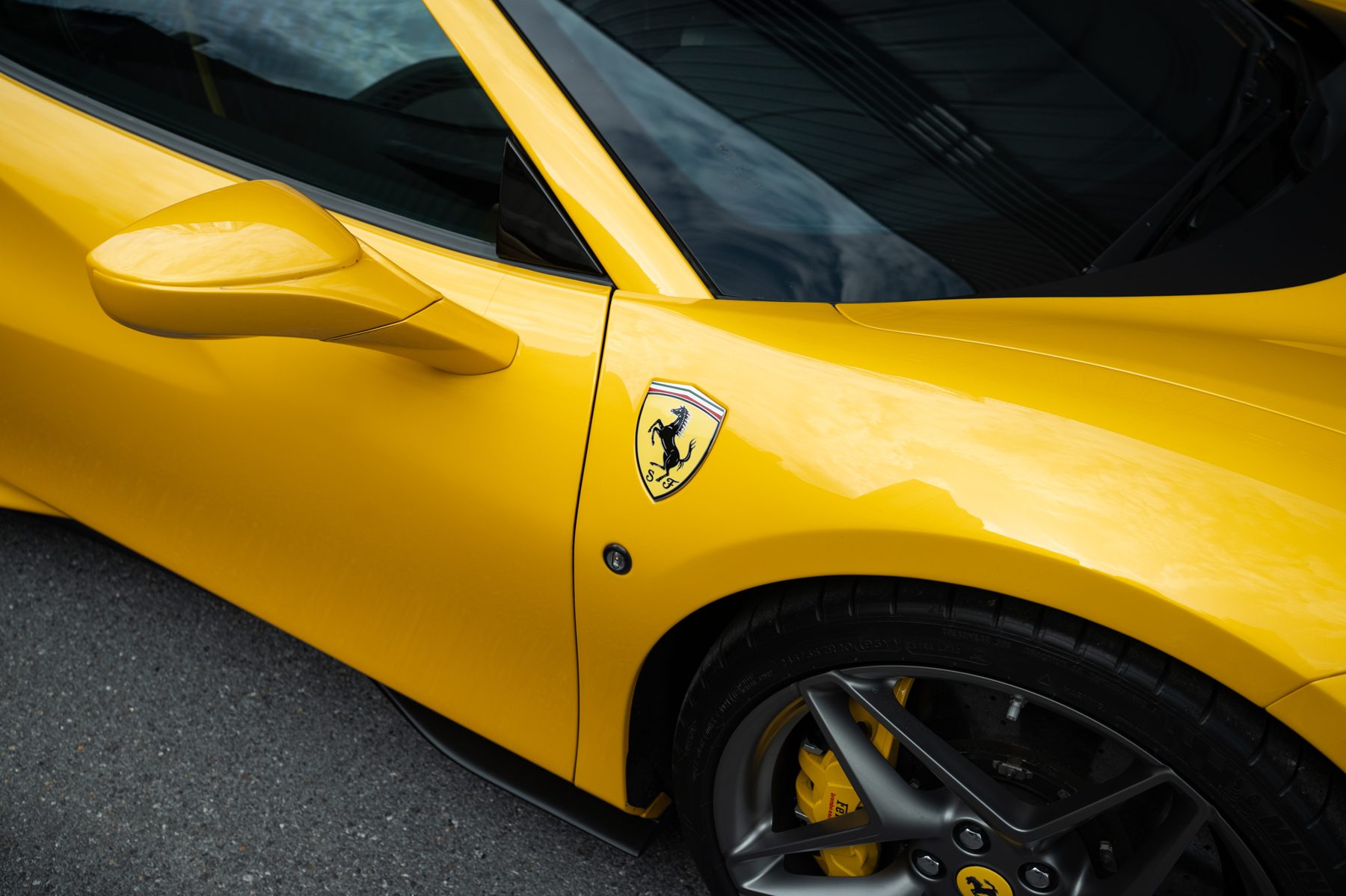 Ferrari F8 Spider — Tri-Coat Yellow (13)