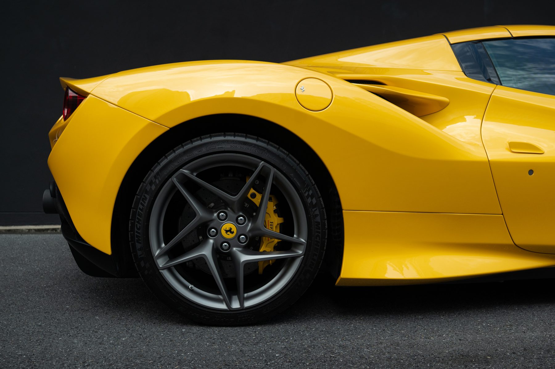 Ferrari F8 Spider — Tri-Coat Yellow (16)