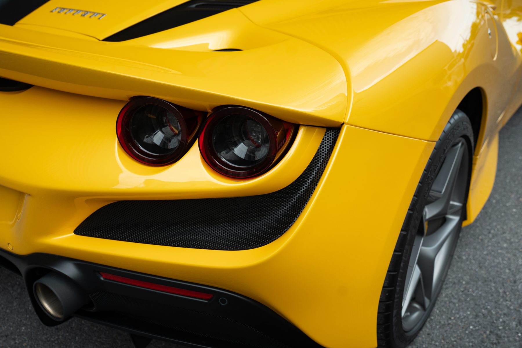 Ferrari F8 Spider — Tri-Coat Yellow (22)