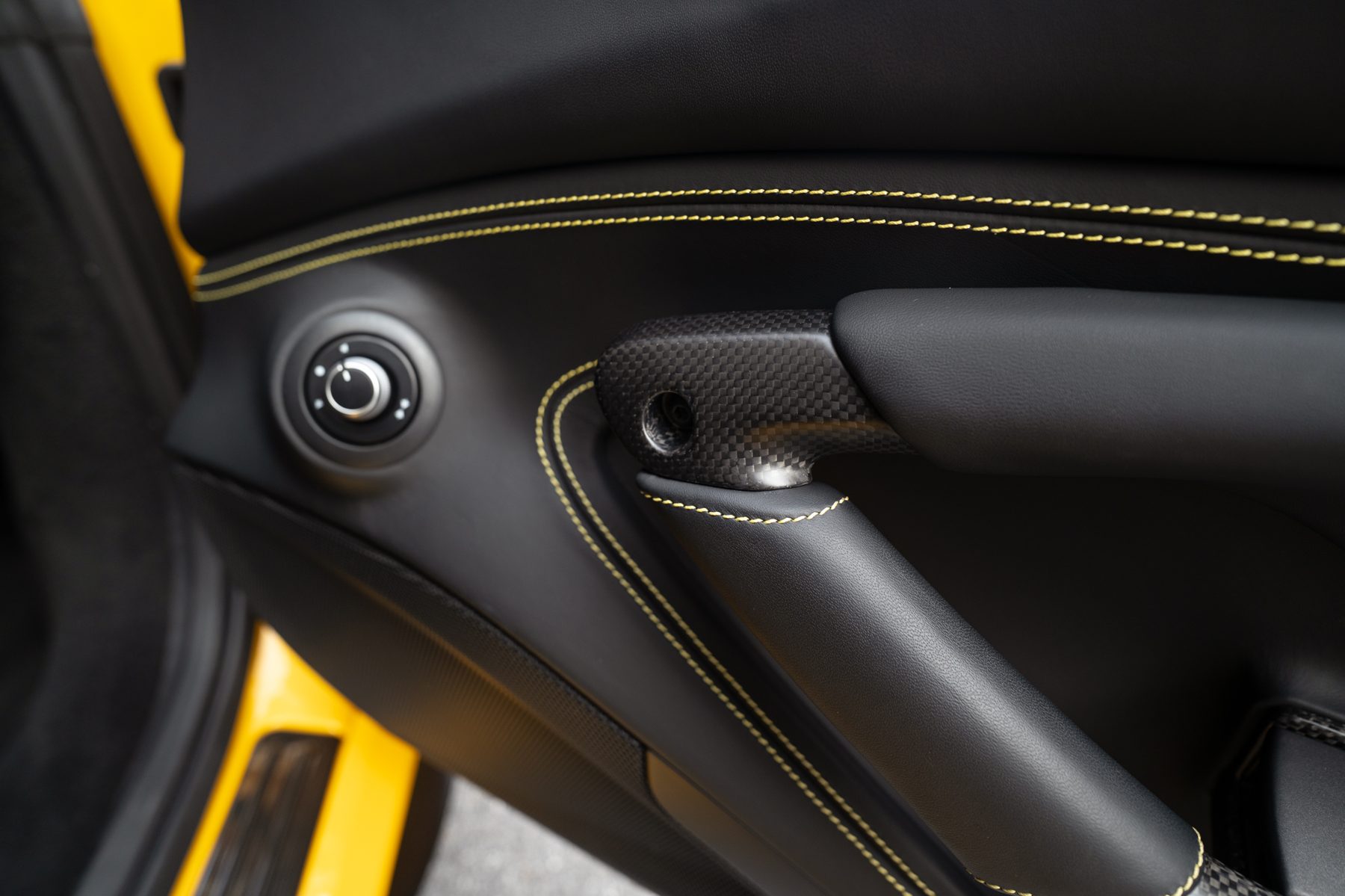 Ferrari F8 Spider — Tri-Coat Yellow (39)