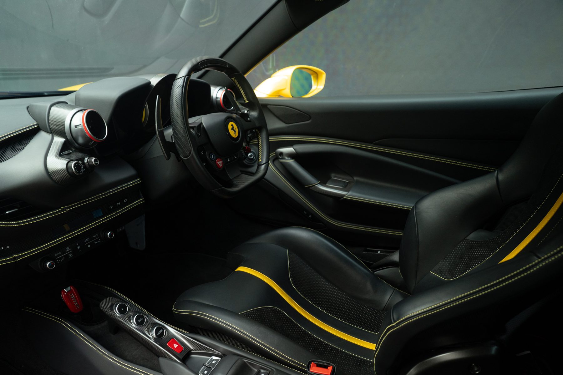 Ferrari F8 Spider — Tri-Coat Yellow (50)