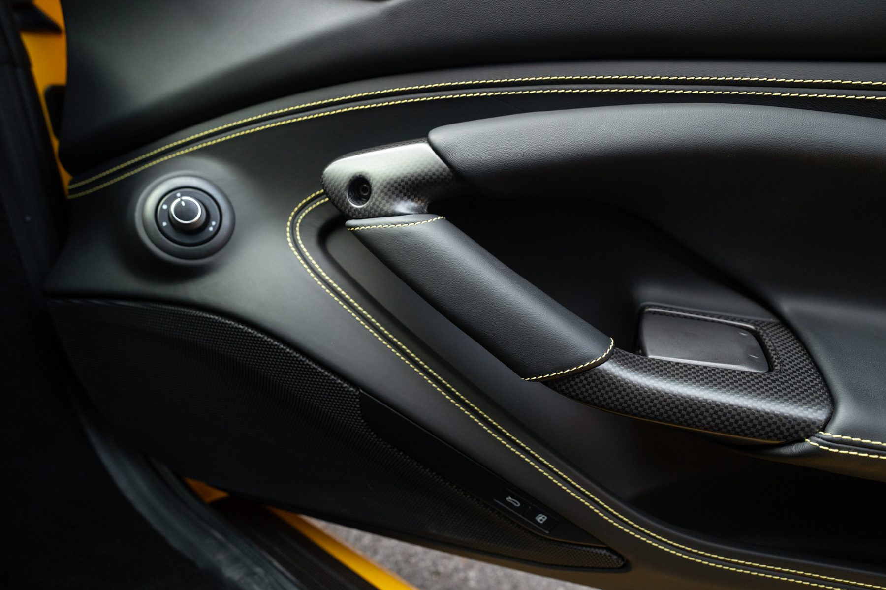 Ferrari F8 Spider — Tri-Coat Yellow (62)