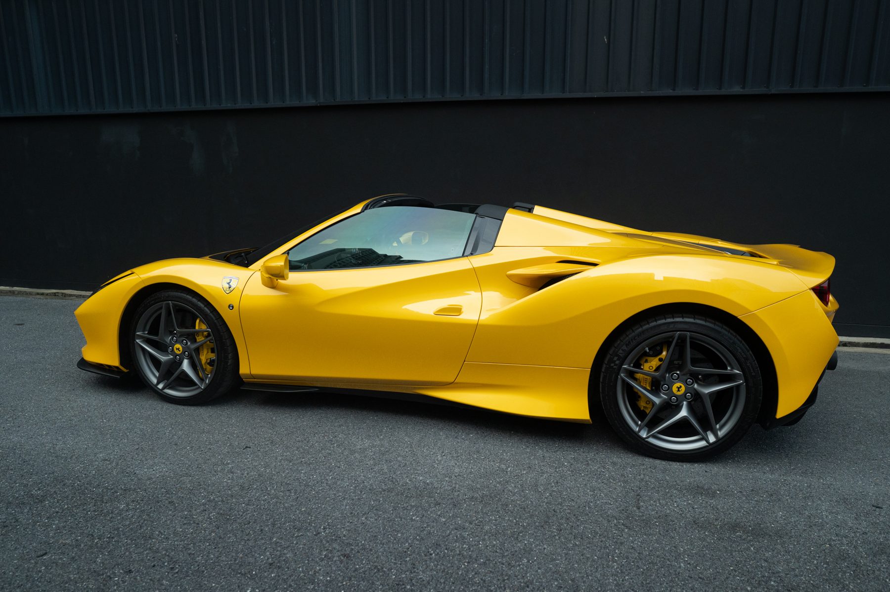 Ferrari F8 Spider — Tri-Coat Yellow (70)