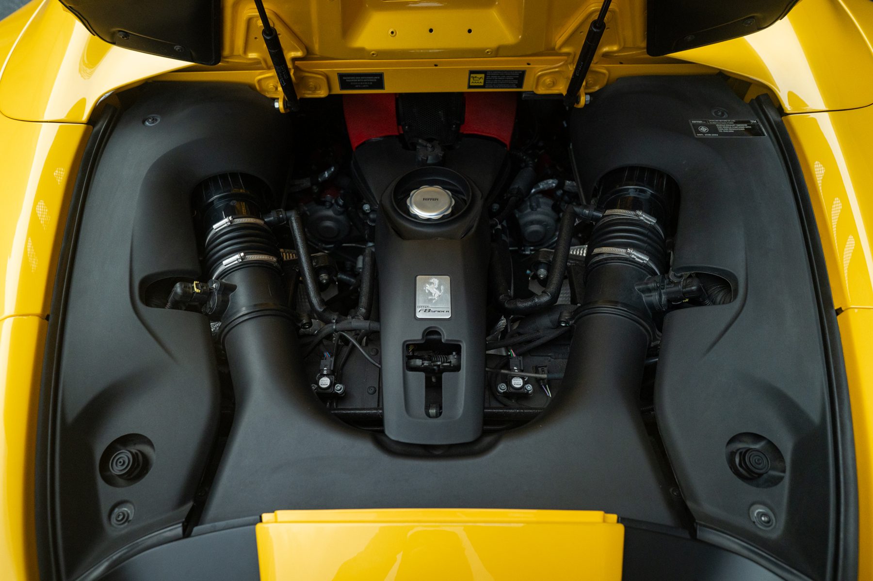 Ferrari F8 Spider — Tri-Coat Yellow (71)