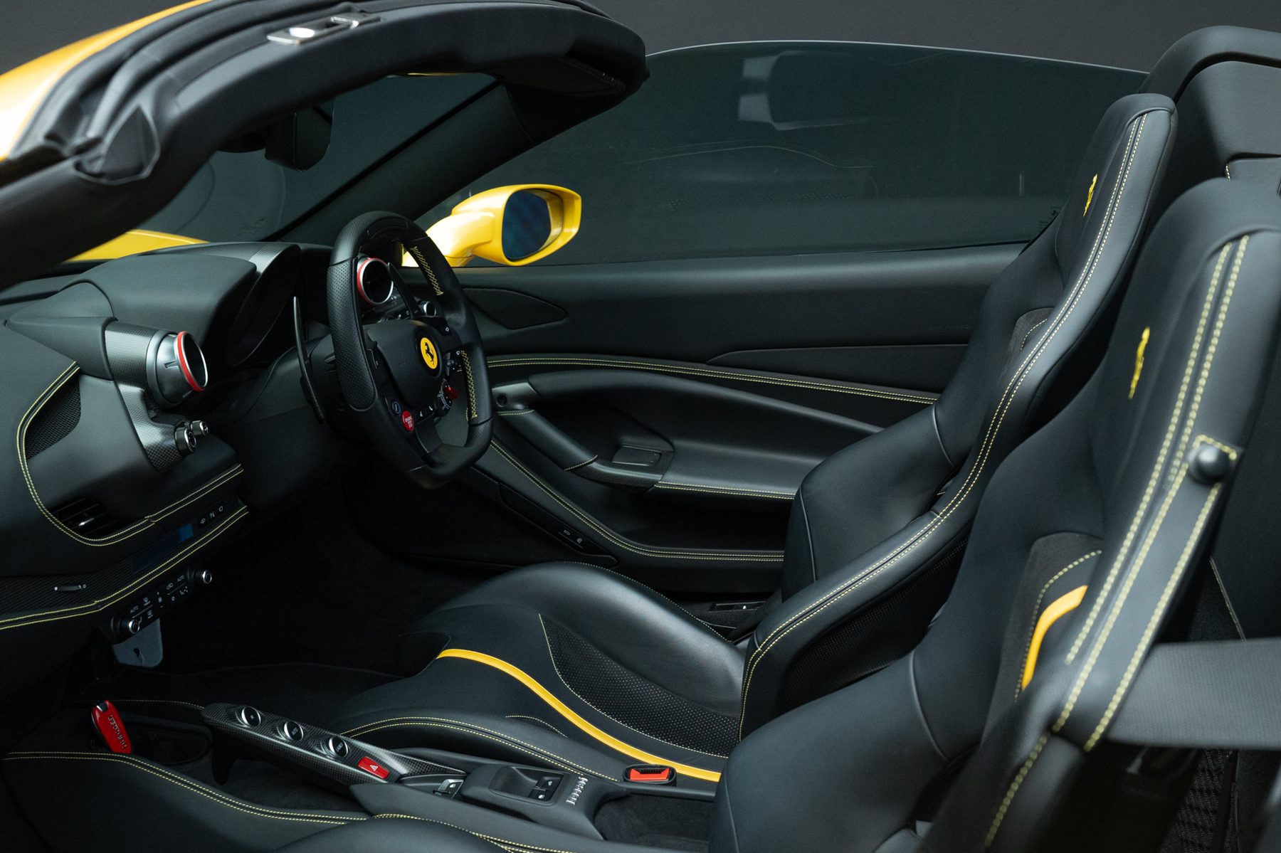 Ferrari F8 Spider — Tri-Coat Yellow (76)