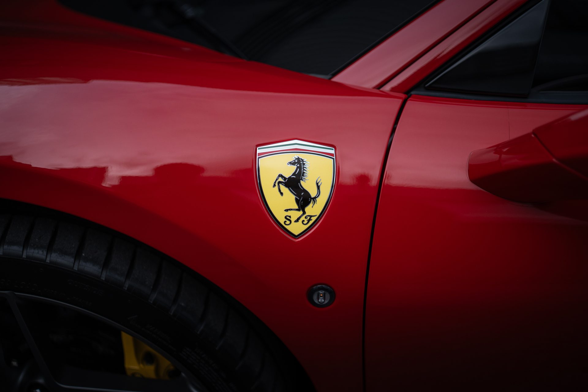 Ferrari F8 Tributo — Scuderia Ferrari shield