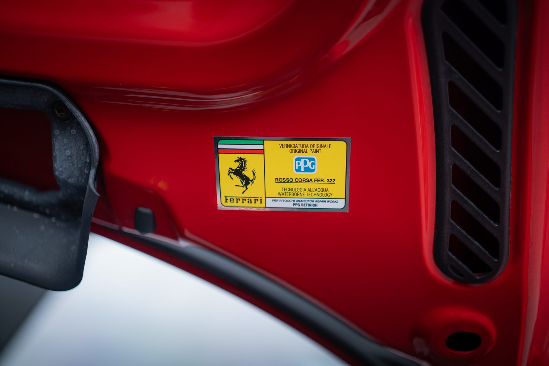 Ferrari F8 Tributo — mirror detail