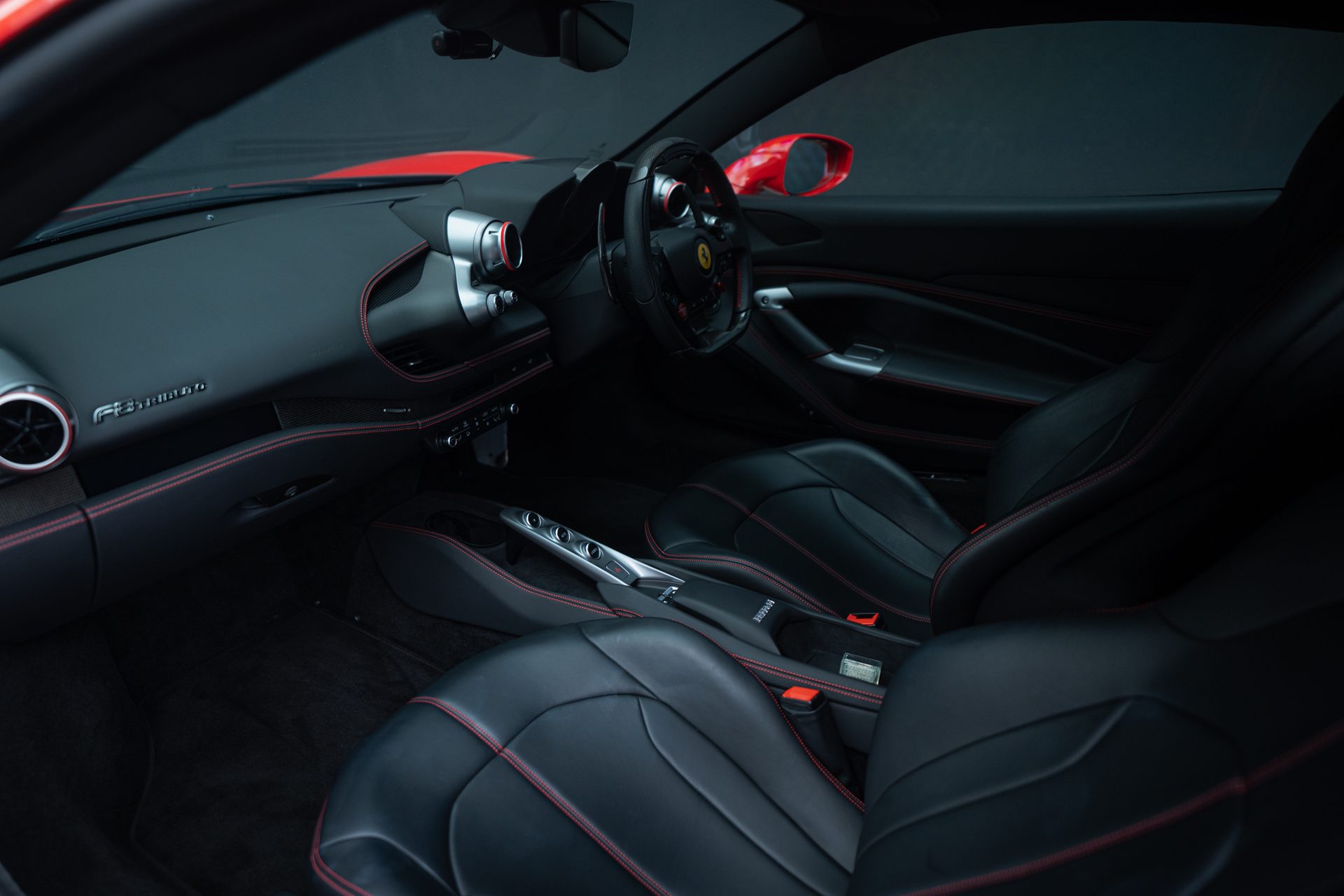Ferrari F8 Tributo — Nero seats with red details