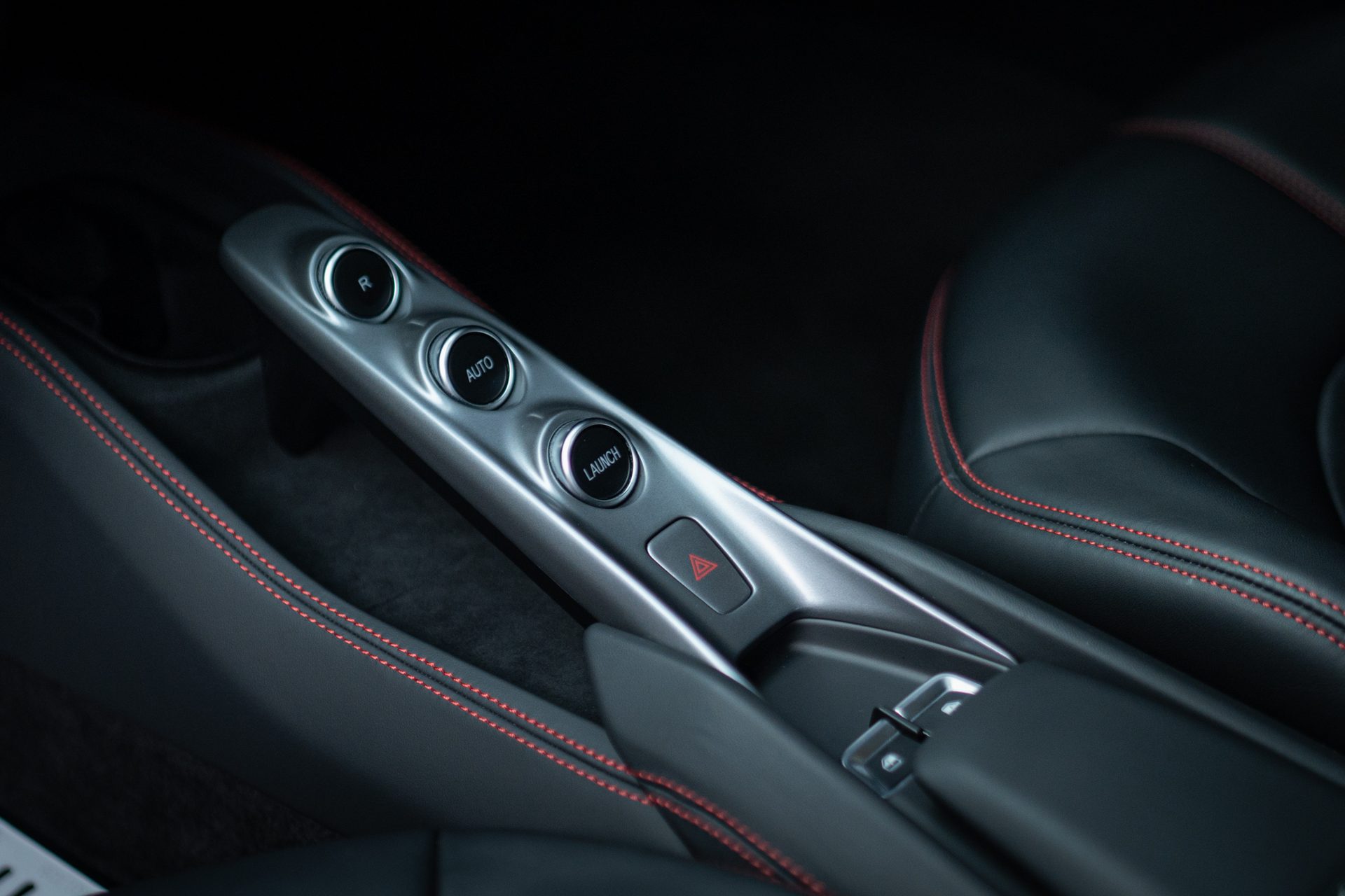 Ferrari F8 Tributo — centre console