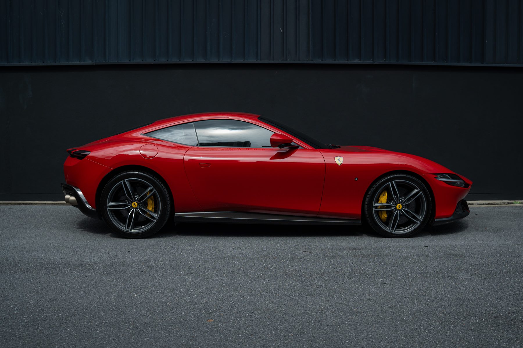 Ferrari Roma — Rosso Corsa (1)