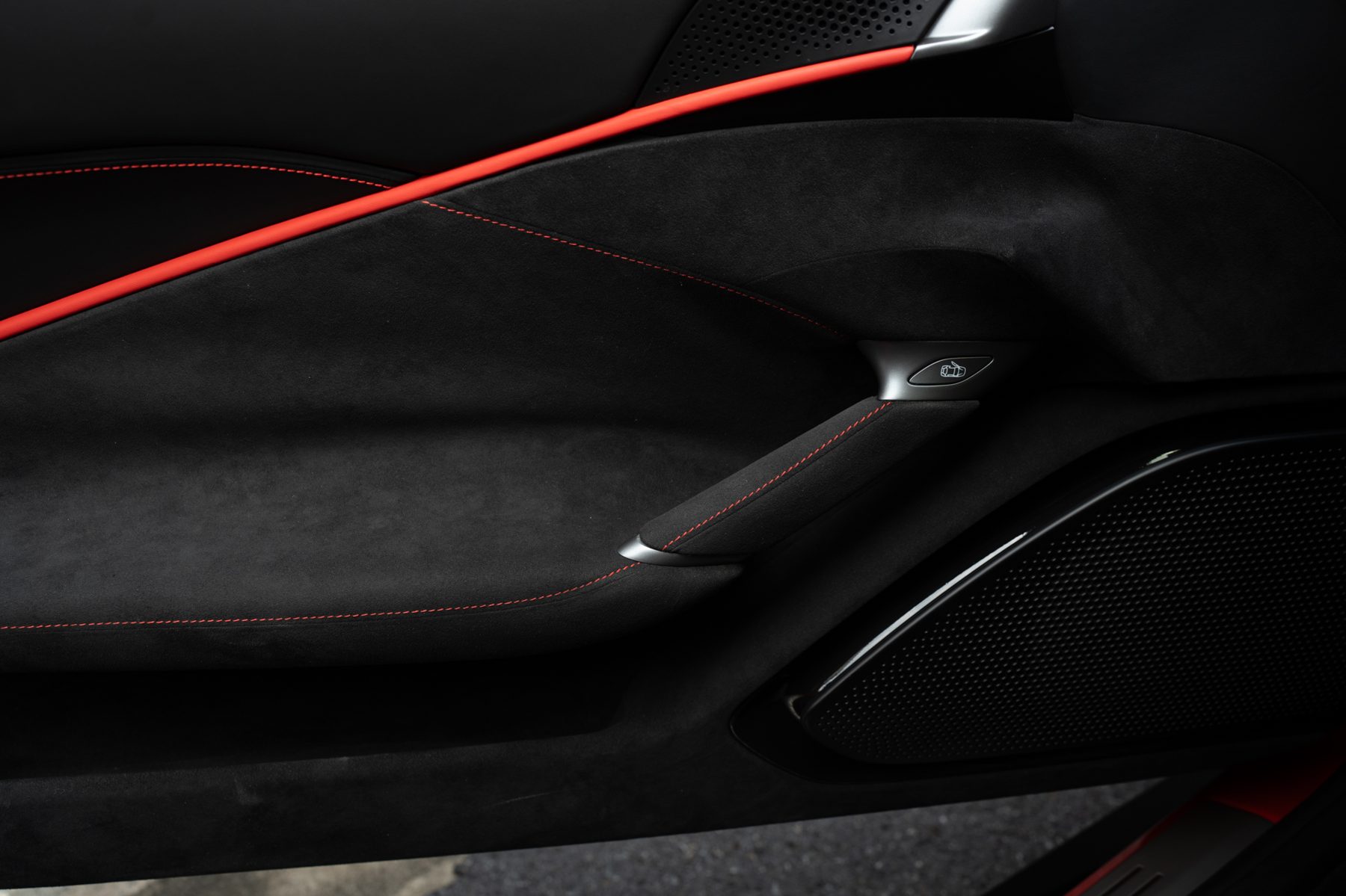 Ferrari Roma — Rosso Corsa (38)