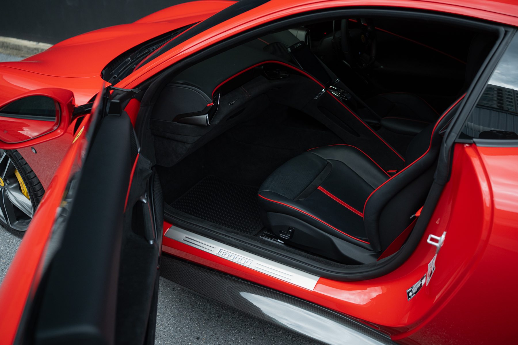 Ferrari Roma — Rosso Corsa (80)