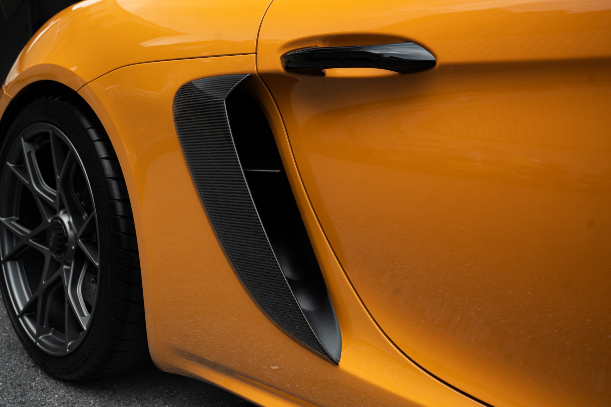 Porsche 718 GT4 RS in Bahama Yellow