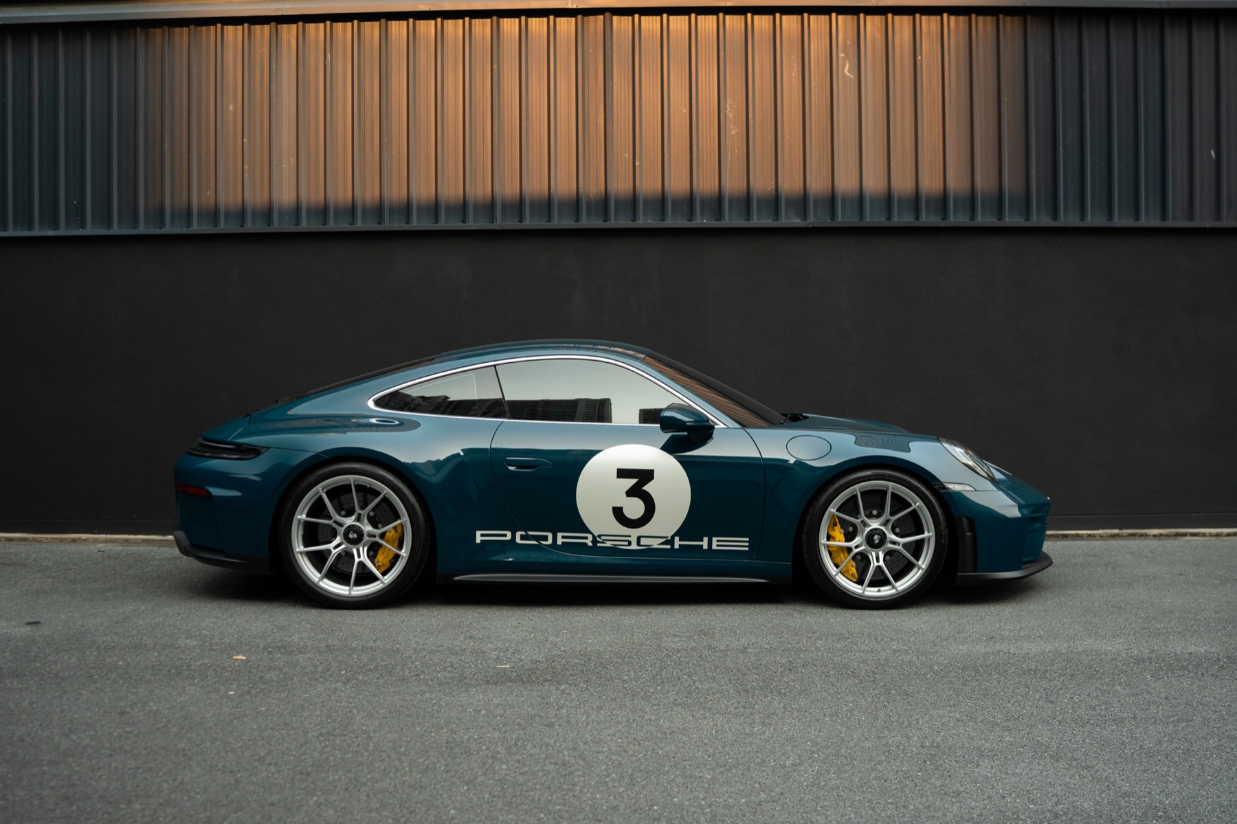 GT3 Touring side with No. 3 livery