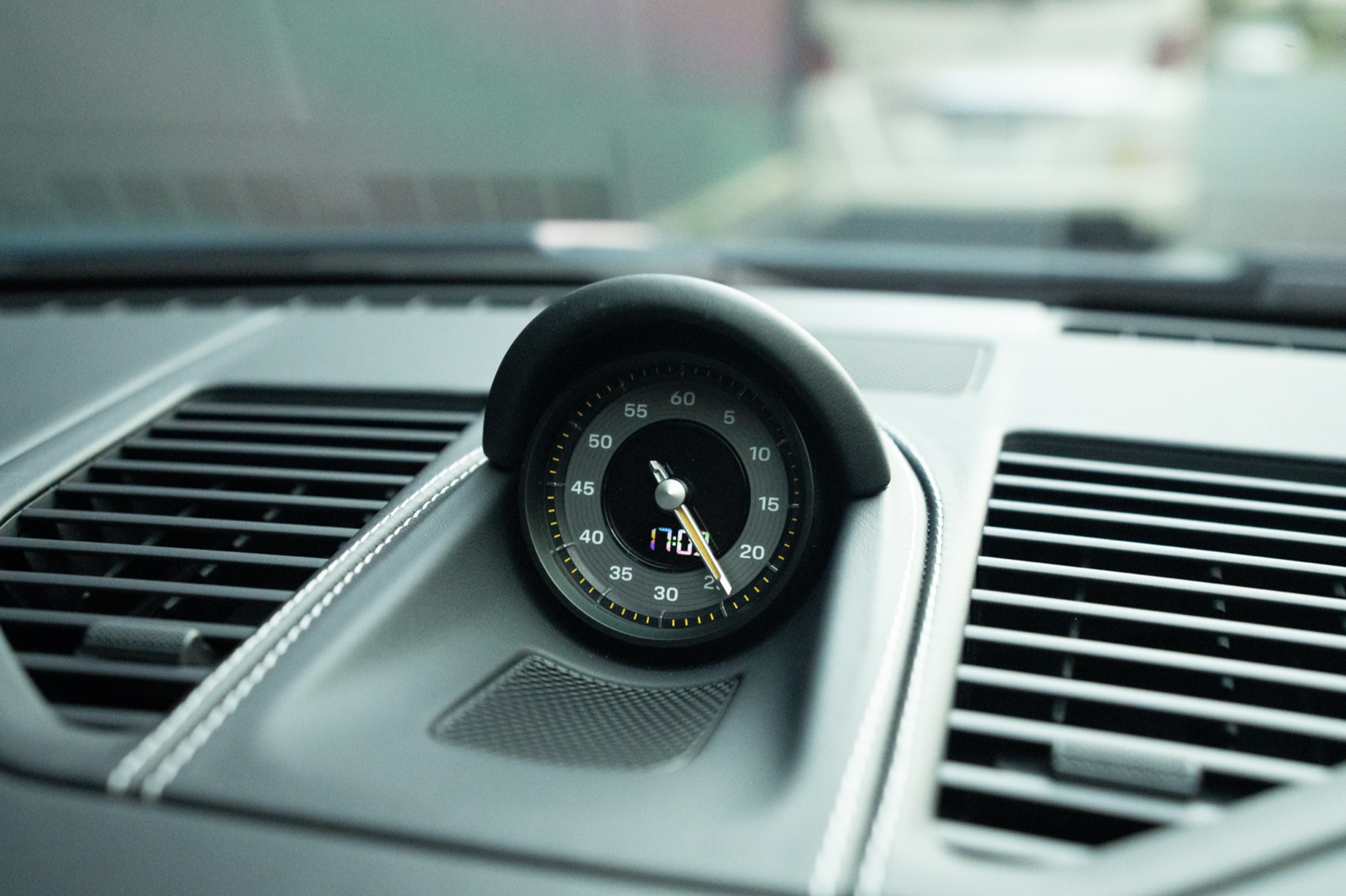 Sport Chrono dashboard clock